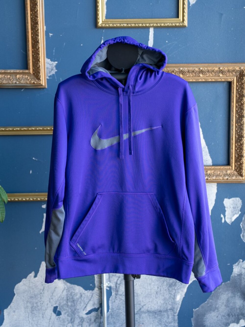 Nike Therma-Fit Women's Hoodie Pullover Sweatshirt Size S Purple
